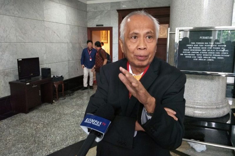 OC Kaligis Ingatkan Heru Budi Hartono Agar Berhati-hati Terkait Formula E