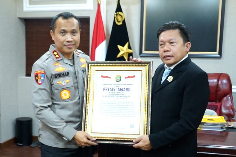 Aplikasi Online Yanduan Dimanfaatkan Masyarakat, Propam Polri Raih Penghargaan Presisi Award