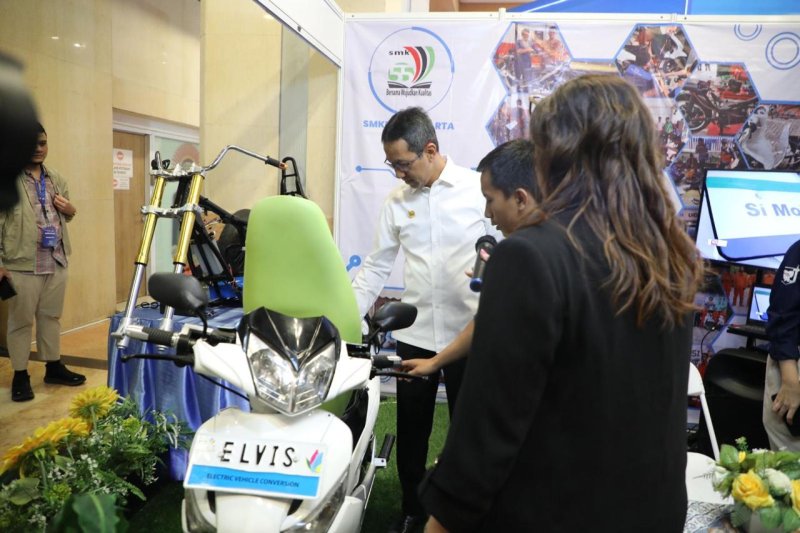 Pj Gubernur DKI Apresiasi Motor Konversi SMKN 55 Jakarta Kolaborasi dengan PLN