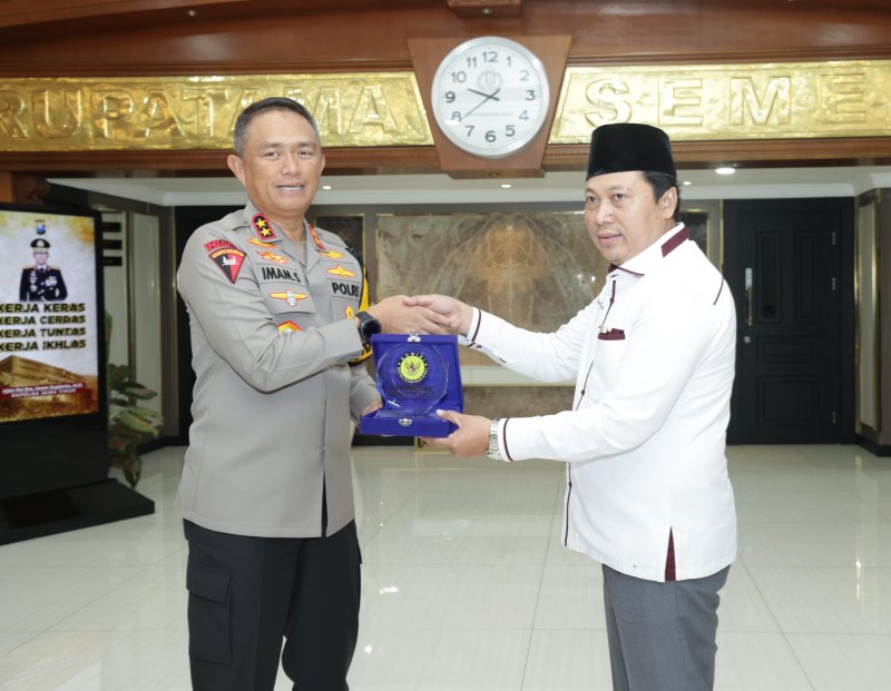 Supervisi ke Polda Jatim, Anggota Kompolnas Mohammad Dawam Titip Pesan Pemilu Damai kepada Masyarakat