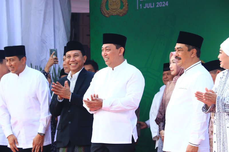 Sembelih Ribuan Hewan Kurban, Kapolri: Idul Adha Momentum Jaga Toleransi, Persatuan dan Kesatuan 
