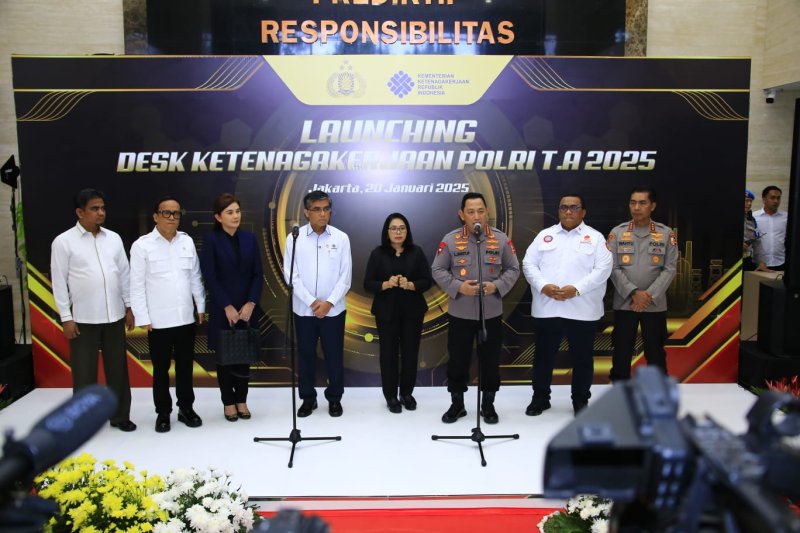 Kapolri Launching Desk Ketenagakerjaan untuk Selesaikan Sengketa Tenaga Kerja