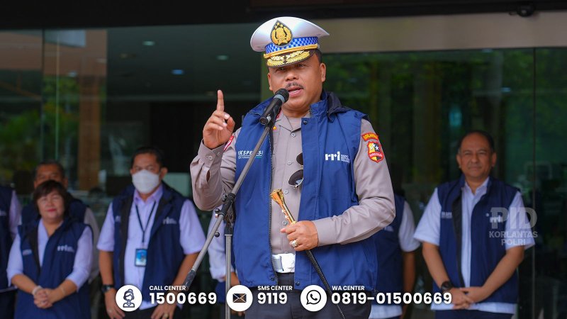Kakorlantas Polri Melepas Tim Ekspedisi Mudik RRI 2025