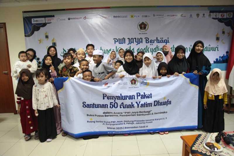 Santuni Para Anak Yatim, PWI Jaya Berbagi 2025 Meriah namun Khidmat