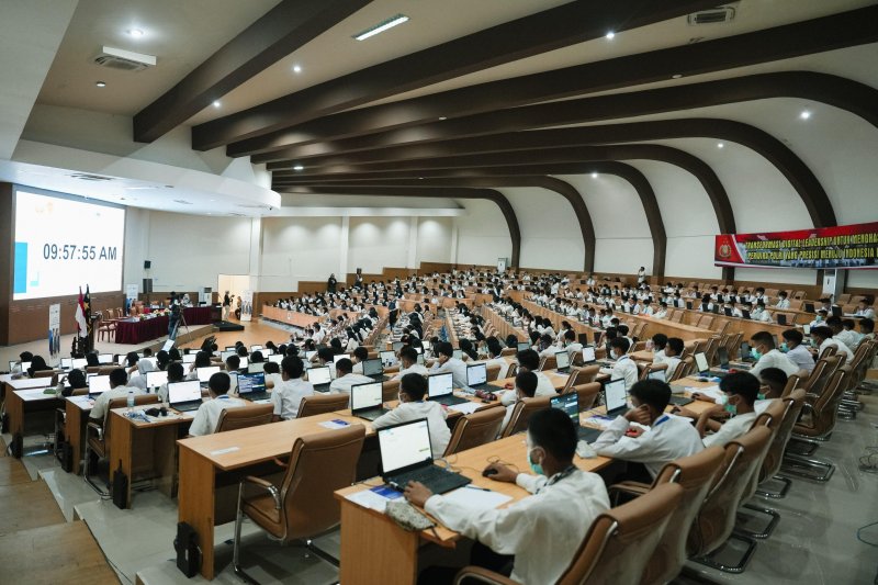 Seleksi Akademi Kader Bangsa di Akpol Semarang Padukan Kecerdasan dan Kekuatan Cinta Orang Tua