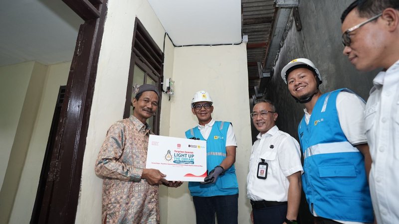 Light Up The Dream PLN, 123 Warga Jakarta Sekitarnya Nikmati Listrik Gratis