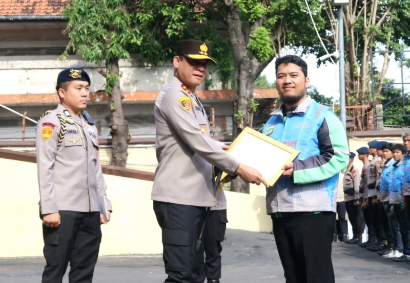 Pengemudi Ojol Diganjar Penghargaan oleh Kapolda Metro Jaya Usai Gagalkan Aksi Curanmor