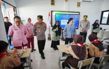 Kapolri Sigit Prabowo Singgung Wujudkan Generasi Emas Usai Tinjau SMP Kemala Bhayangkari Karanganyar