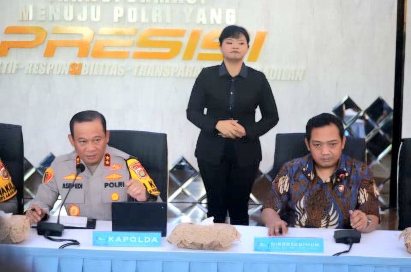Tudingan Ijazah Palsu Jokowi, Polisi Tetapkan Delapan Tersangka Roy Cs
