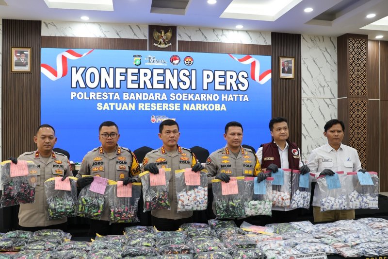 Meracuni Generasi Muda: Polisi Gagalkan Peredaran Vape Berisi Obat Keras Senilai Rp42,5 Milyar