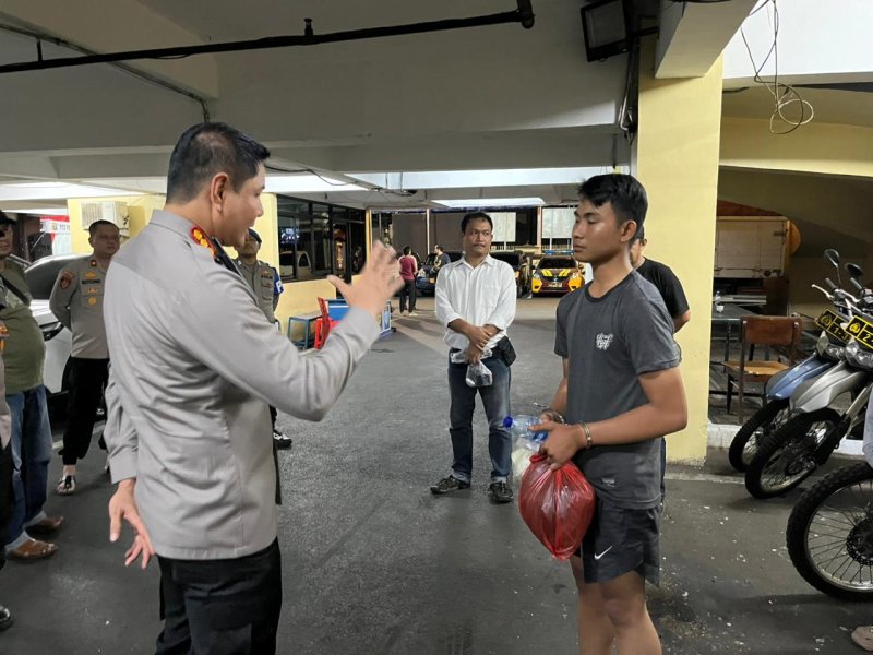 Dipicu Cemburu, Cinta Segitiga Berakhir Maut di Cililitan: Polisi Berhasil Amankan Terduga Pelaku