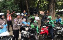 Polda Metro Jaya dan Mitra Gelar Jum'at Peduli bagi Pengemudi Ojol serta PHL