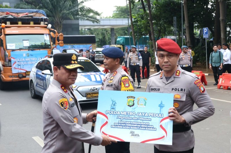 Polda Metro Jaya Kirim Logistik Bantuan Kemanusiaan ke Aceh, Sumut dan Sumbar